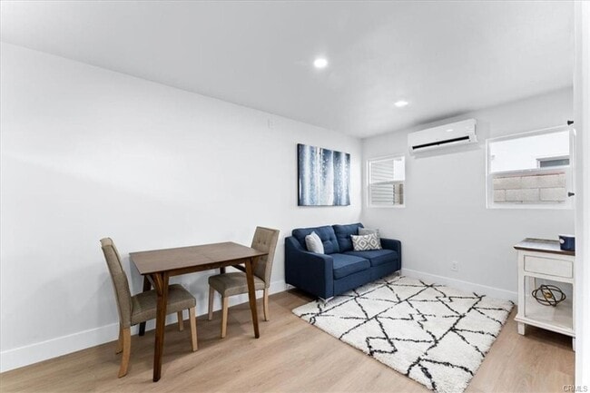 Building Photo - 1 Bedroom 1 Bath Detached House for Rent in Uptown Whittier