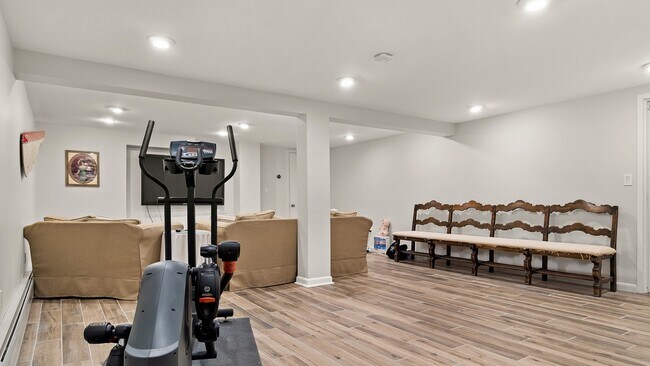 Building Photo - 14 Glendale Rd