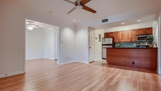 Building Photo - 7685 Northcross Dr