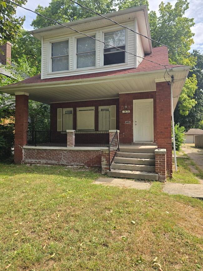 Primary Photo - 1618 N Peoria Ave