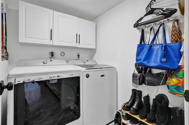 Building Photo - 3633 NW 6th St