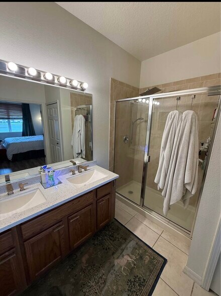 Building Photo - 3572 Parkridge Cir