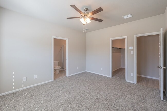 Building Photo - 3113 Pecan Farm Ln