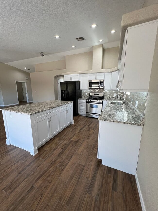 Building Photo - CULDESAC HOME IN ESTRELLA!