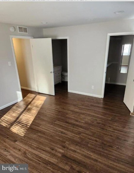 Building Photo - 2115 Woodhollow Dr