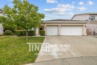 Building Photo - 51 Tulip Tree Cir