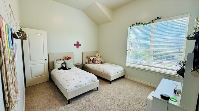 Building Photo - 27 Jonquil Pl