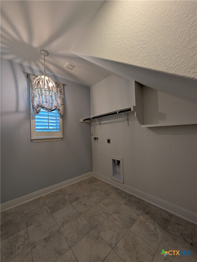 Building Photo - 2935 Aller