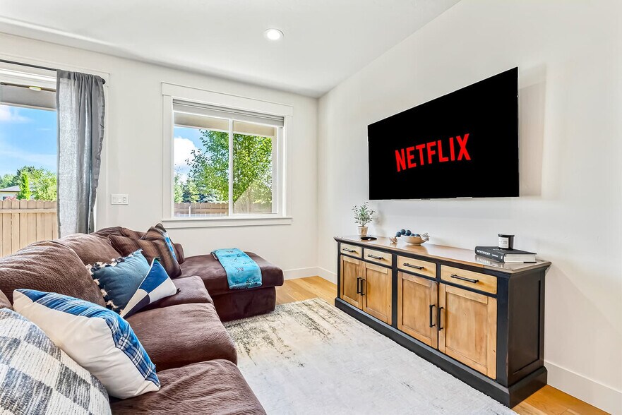 Primary Photo - 6389 W Bluebird Ln