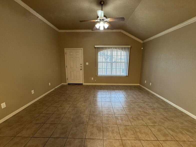 Building Photo - 1208 Powder River Dr