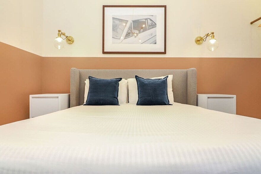 Building Photo - 1148 S Peters St