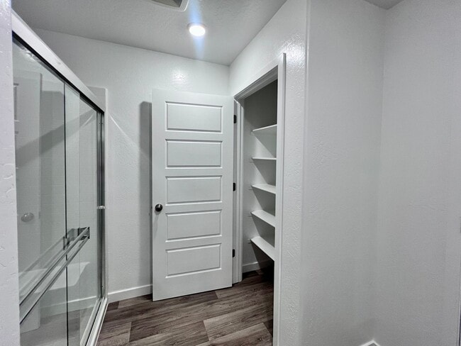 Building Photo - $3195.00 Ashlan & Highland, 5 Bedroom House - Buckingham Ave, Clovis - Solar Panels