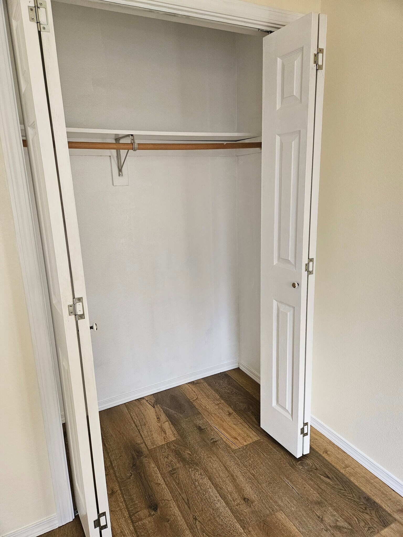 Building Photo - 9611 N Normandie Ln