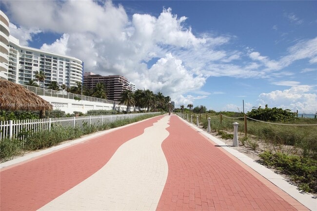 Building Photo - 5151 Collins Ave