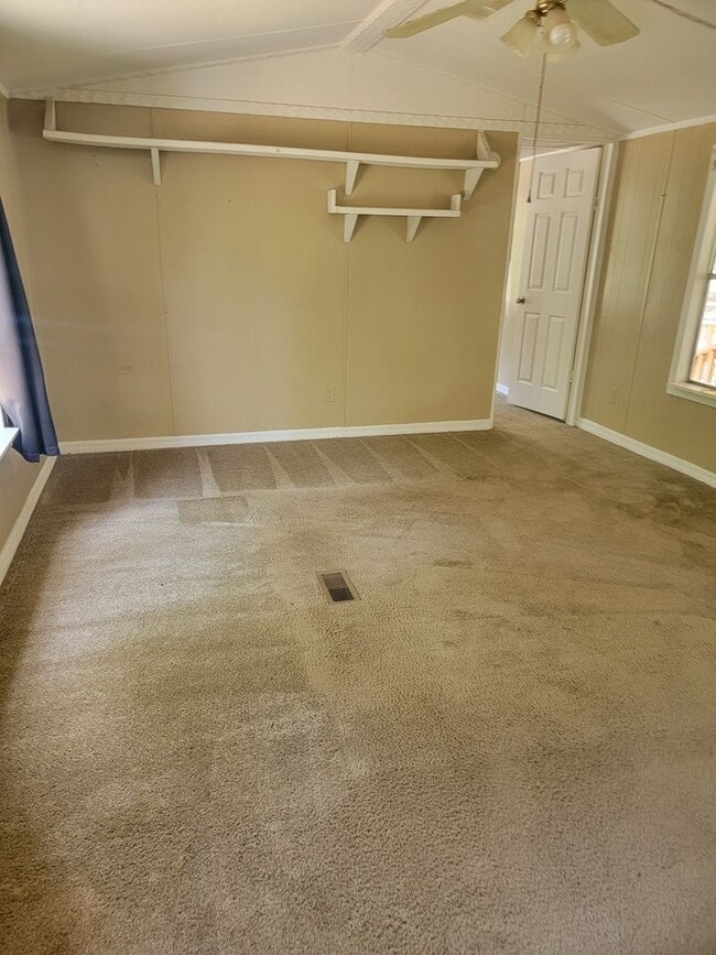 Building Photo - 203 Powerline Rd