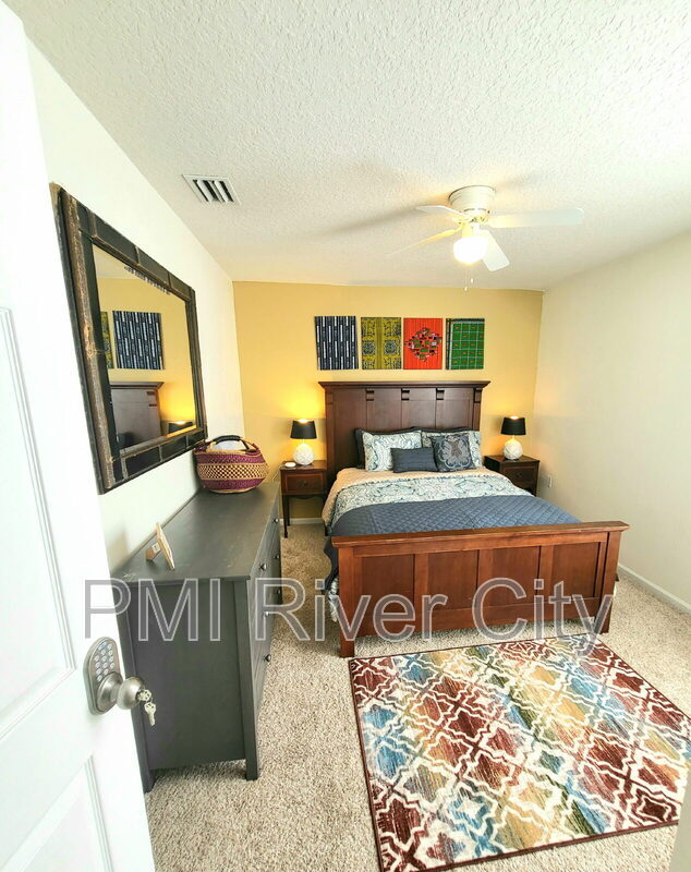 Building Photo - 2132 Sotterley Ln