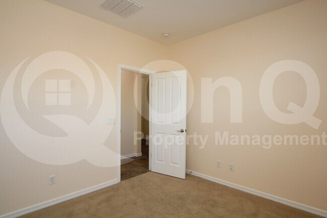 Building Photo - 1465 E Ibis St