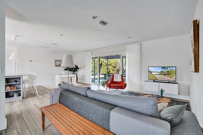 Building Photo - 1299 SW 9th St