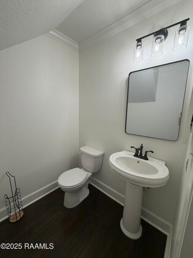 Building Photo - 110 W Bayou Pkwy