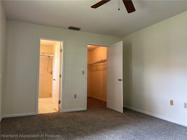 Building Photo - 310 Kite Ave