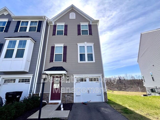 Building Photo - 2029 Cade Dr