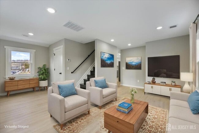 Building Photo - 143 Johnston Ave