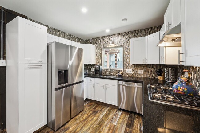 Building Photo - 18438 Point Lookout Dr