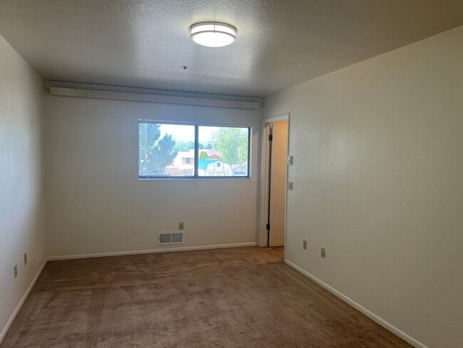 Building Photo - 7665 Spouse Dr