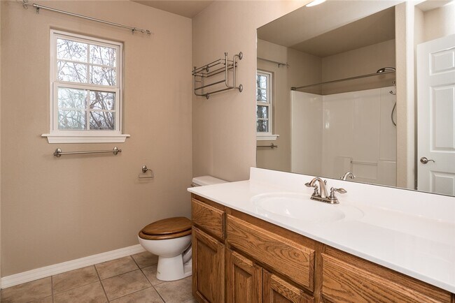 Building Photo - 5 Wreston Ln