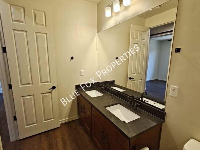 Building Photo - 8454 N Lone Ranger Rd