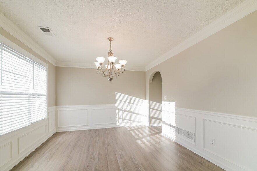 Building Photo - 334 Berkley Dr