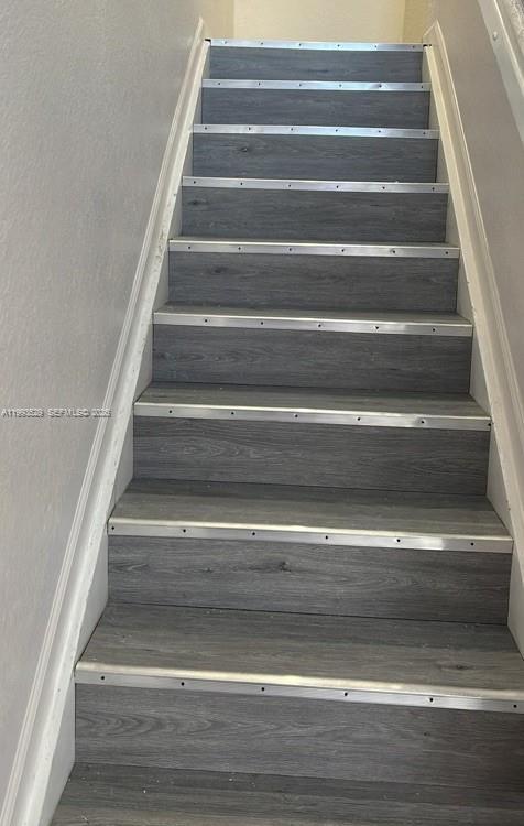 Building Photo - 1953 Freeport Dr