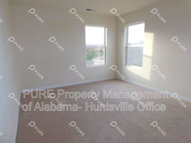 Building Photo - 108 Barnard St