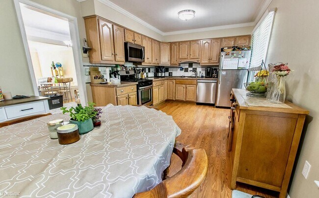 Building Photo - 4 br, 3.5 bath House - 4915 Carriagepark Rd