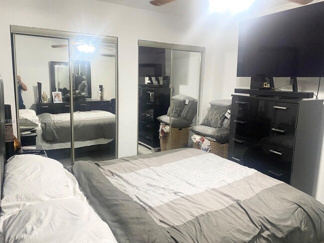 Building Photo - 4872 SW 140th Ave