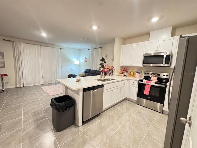 Building Photo - 2369 Penguin Blvd