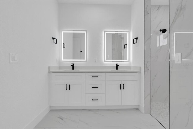 Building Photo - 358 Vitorio St