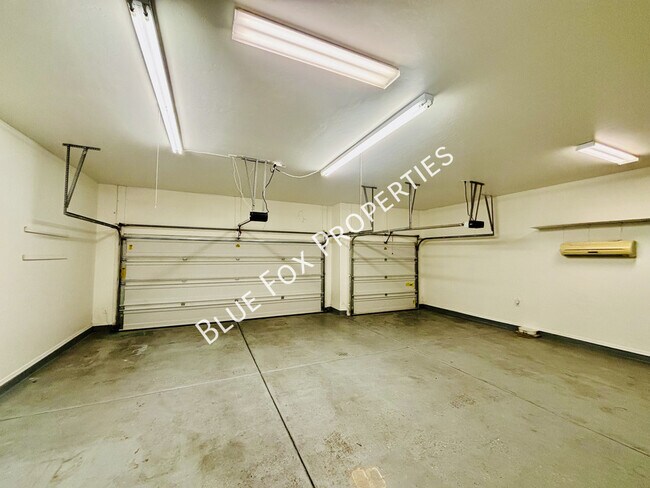 Building Photo - 7910 W Little Eagle Ct