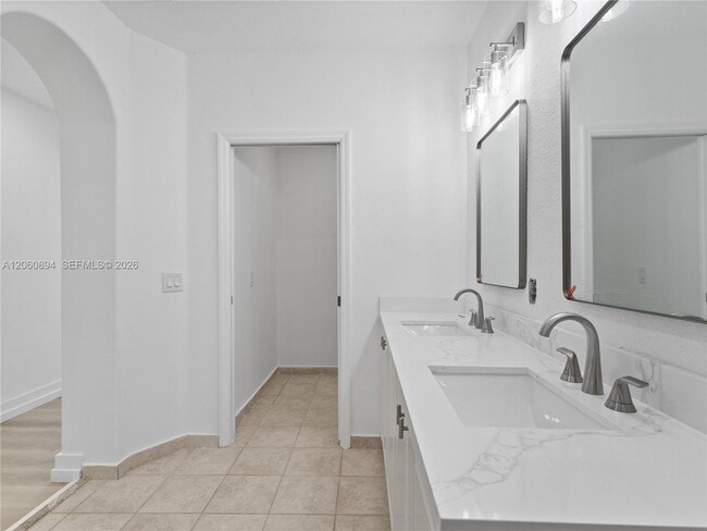 Building Photo - 5502 NW 112th Ct