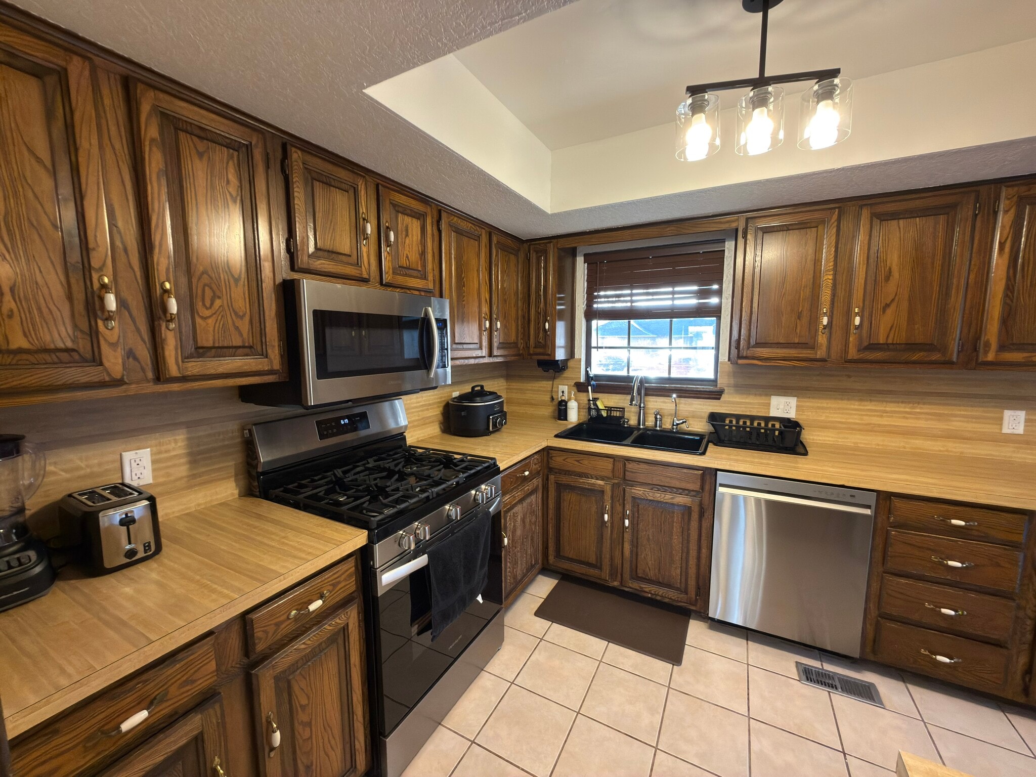 Kitchen - 2105 Appomattox