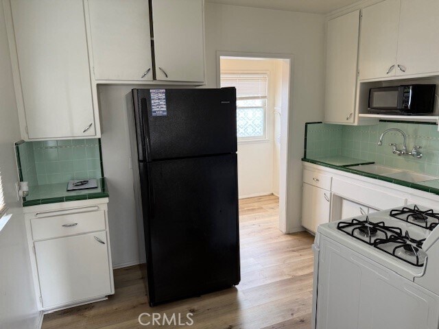 Building Photo - 540 N Howard Ave