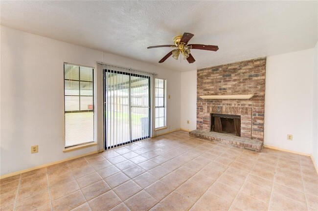 Building Photo - 5811 Mackmiller Dr