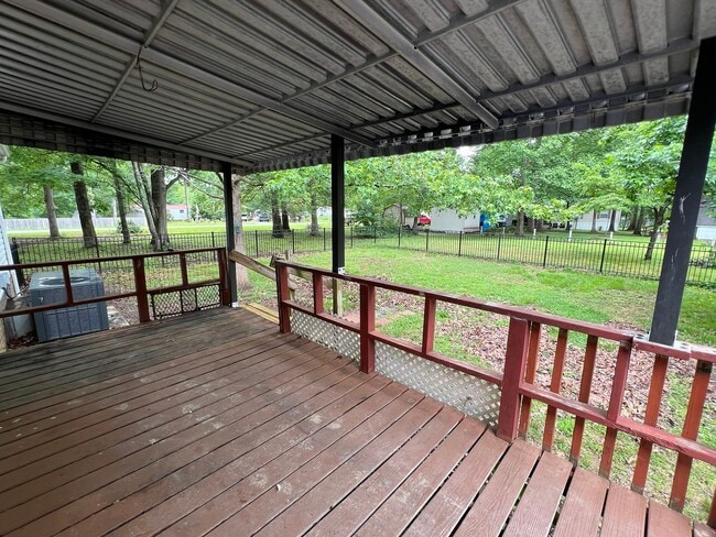 Building Photo - Cedar Lane