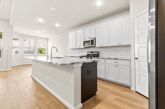 Building Photo - 25008 Calais New Ct