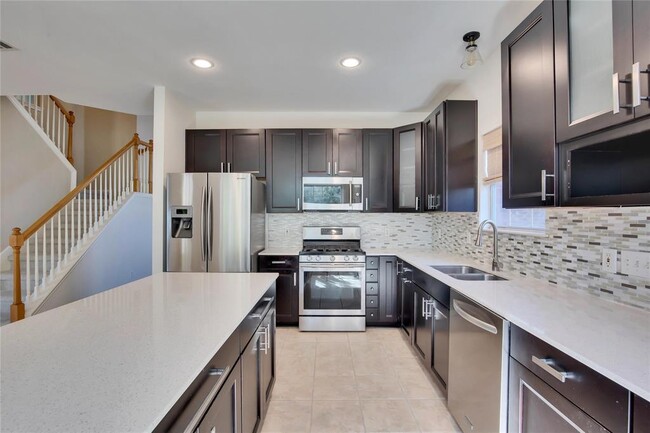 Building Photo - 10321 Beard Ave