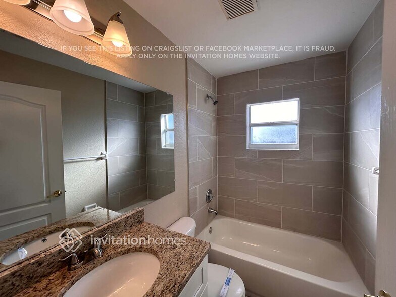 Building Photo - 122 Oak Run Dr