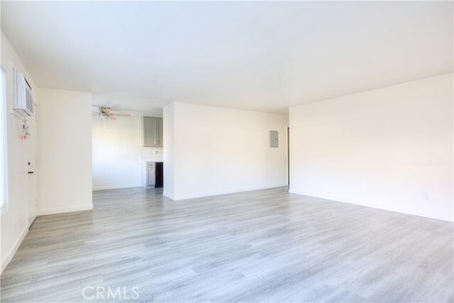 Building Photo - 2547 Hayes Dr