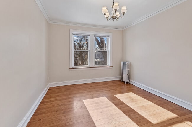 Building Photo - 1919 W Estes Ave