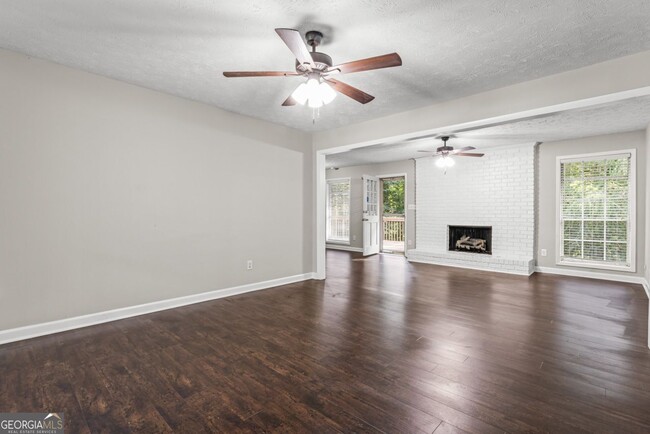 Building Photo - 115 Club Cir