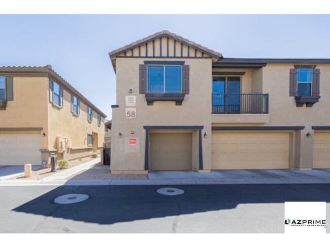 Building Photo - Modern 2/2 End Unit Townhouse - Prime Phoe...